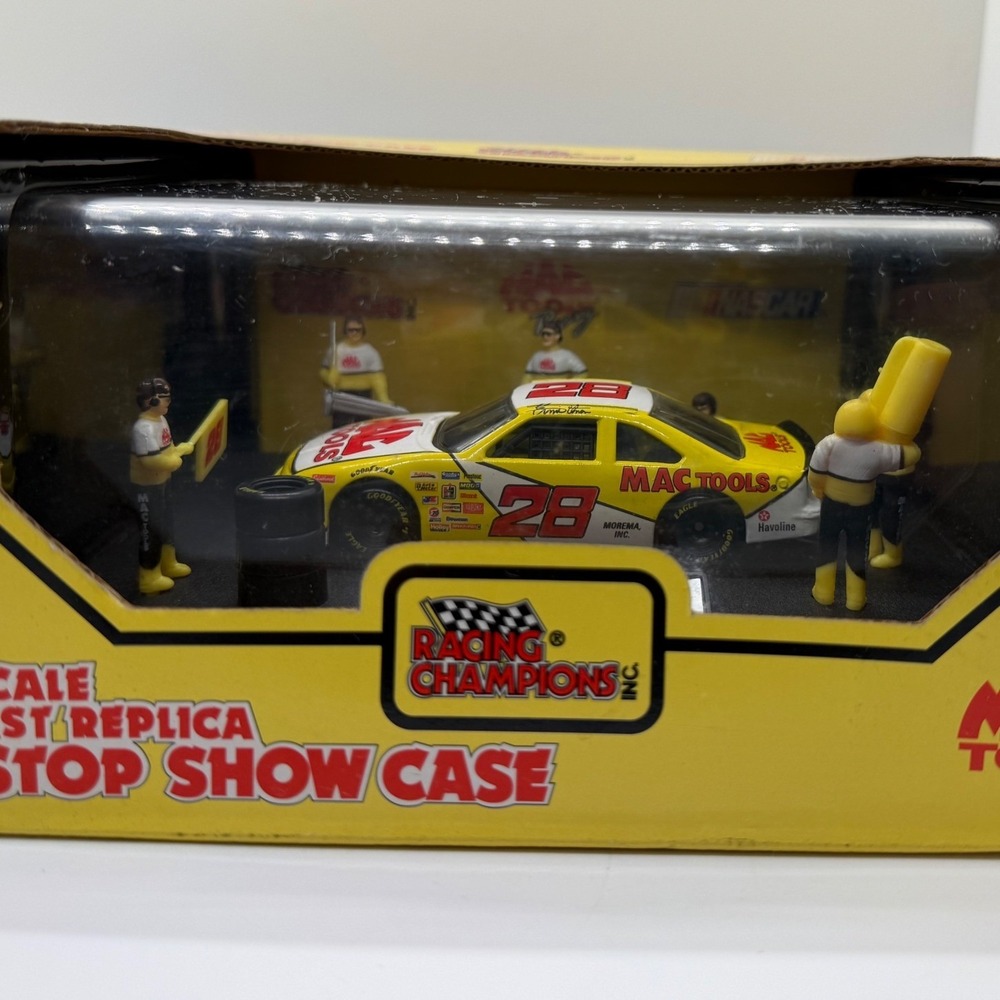 Racing Champions Mac Tools 28 Pit Stop Show Case 1/43 NASCAR Diecast Sealed